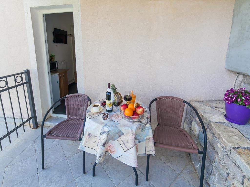 Apartments Midzor Petrovac Екстер'єр фото