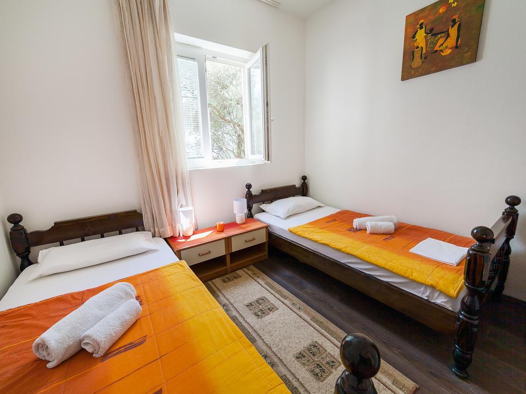 Apartments Midzor Petrovac Екстер'єр фото