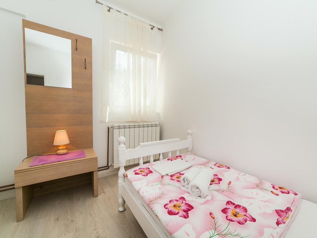 Apartments Midzor Petrovac Екстер'єр фото