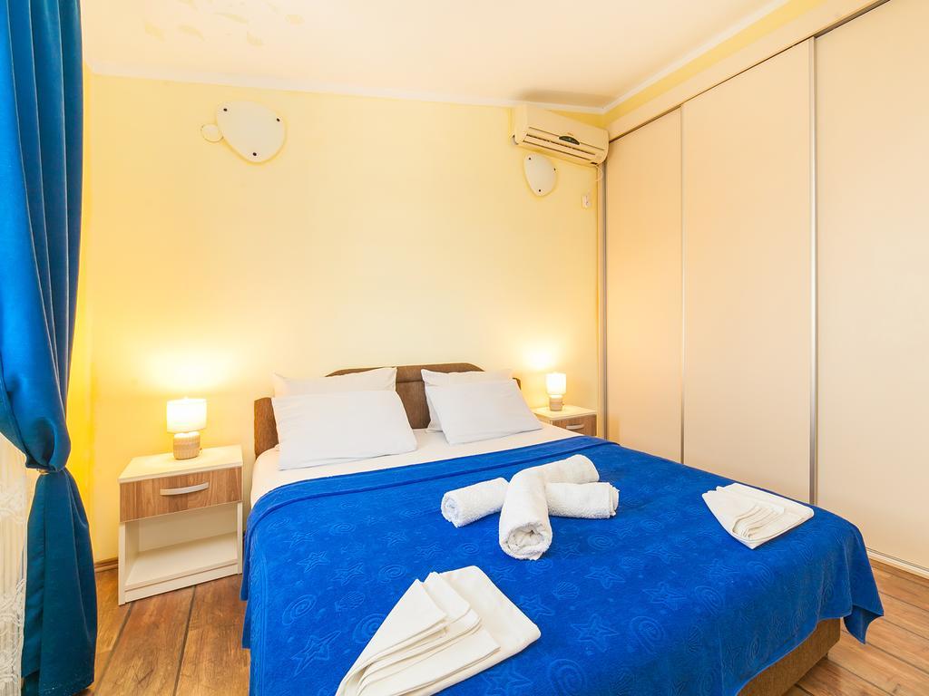 Apartments Midzor Petrovac Екстер'єр фото
